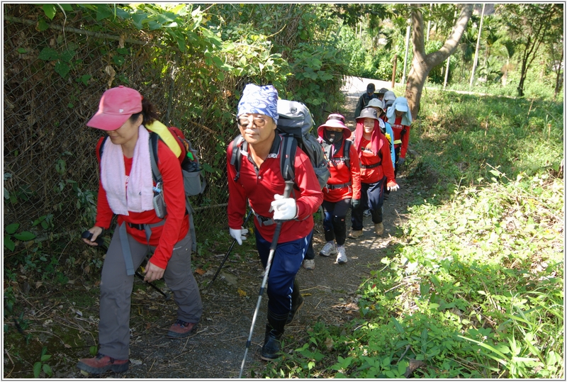 2012-10-07 10-04-33往登山口途中.JPG